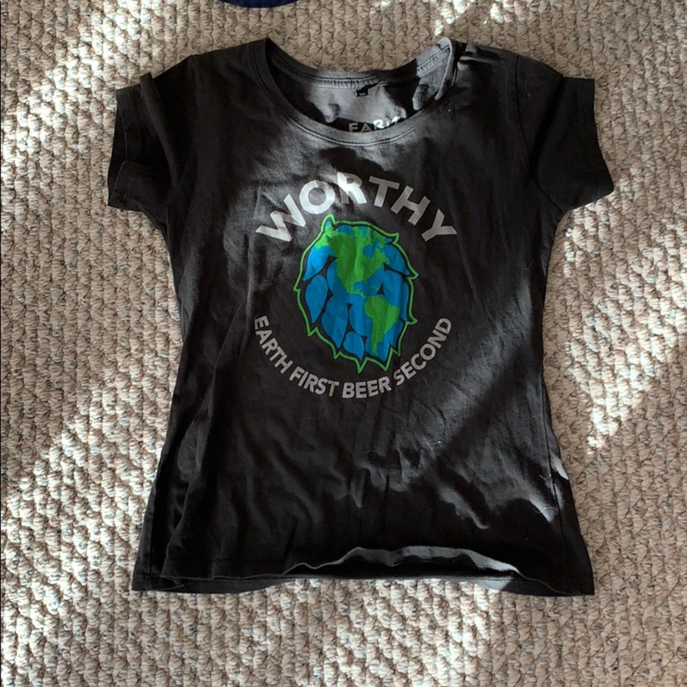 Worthy earth T-shirt